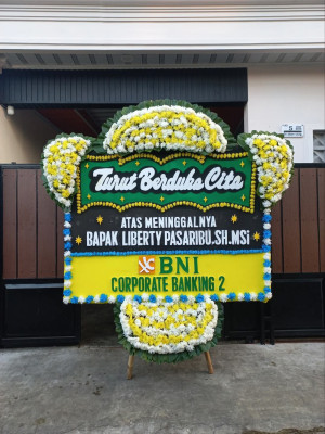 Papan Bunga Duka di Simpang Ulim
