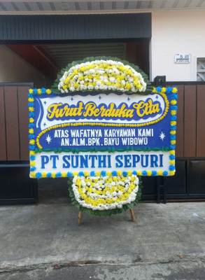 Papan Bunga Duka di Simpang Ulim