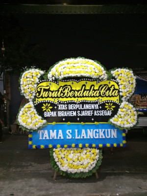 Papan Bunga Duka di Simpang Ulim
